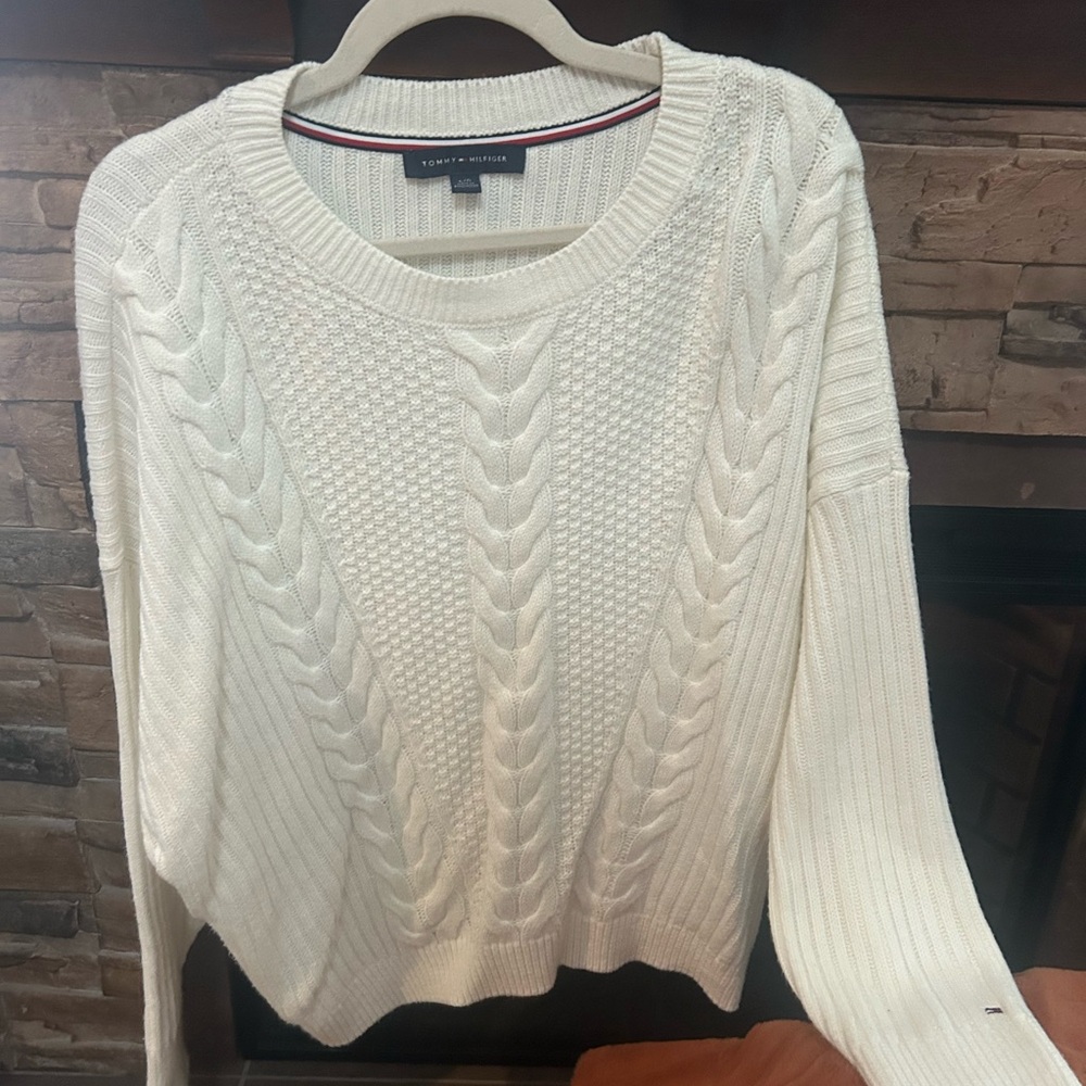 Tommy Hilfiger Women's Cream Cable Knit Sweater